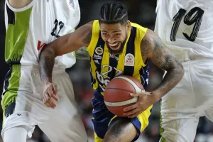 Manisa Büyükşehir Belediyespor: 69 - Fenerbahçe Beko: 82