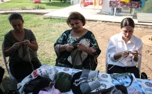 MERSİN (AA) – Mersin'de ihtiyaç sahipleri için atkı, bere ve