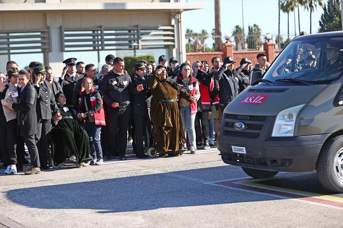 Pençe-Kilit Operasyonu bölgesinde şehit olan astsubayın naaşı Adana'ya getirildi