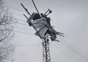 SAMSUN (AA) – Samsun'un Asarcık ilçesinde fırtına hayatı olumsuz etkiledi.