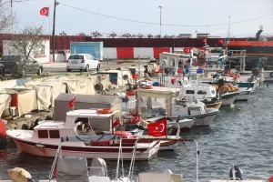 TEKİRDAĞ (AA) – Marmara Denizi'nde sabah saatlerinde başlayan lodos, Tekirdağ'da