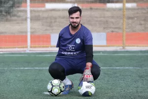 - 10 yaşında kuzeninin düğününe katılmak için gittiği Mersin'de karşılaştığı