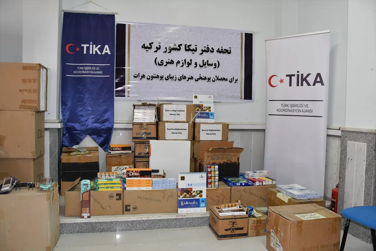 TİKA'dan Afganistan'da Herat Üniversitesi'ne malzeme desteği
