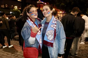 TRABZON (AA) – Trabzon'da bordo-mavili taraftarlar, 3-2'lik Fenerbahçe galibiyetinin ardından