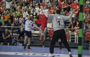 - Türkiye: 37 - İtalya: 28