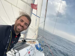 - Yelkeniyle tek kişilik Türkiye turu rekorunu kırmak için yola