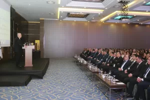 - Yargıtay Başkanı Mehmet Akarca ile daire başkanları ve bölge