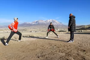 VAN (AA) – NEVZAT UMUT UZEL – Beden eğitimi öğretmeninin