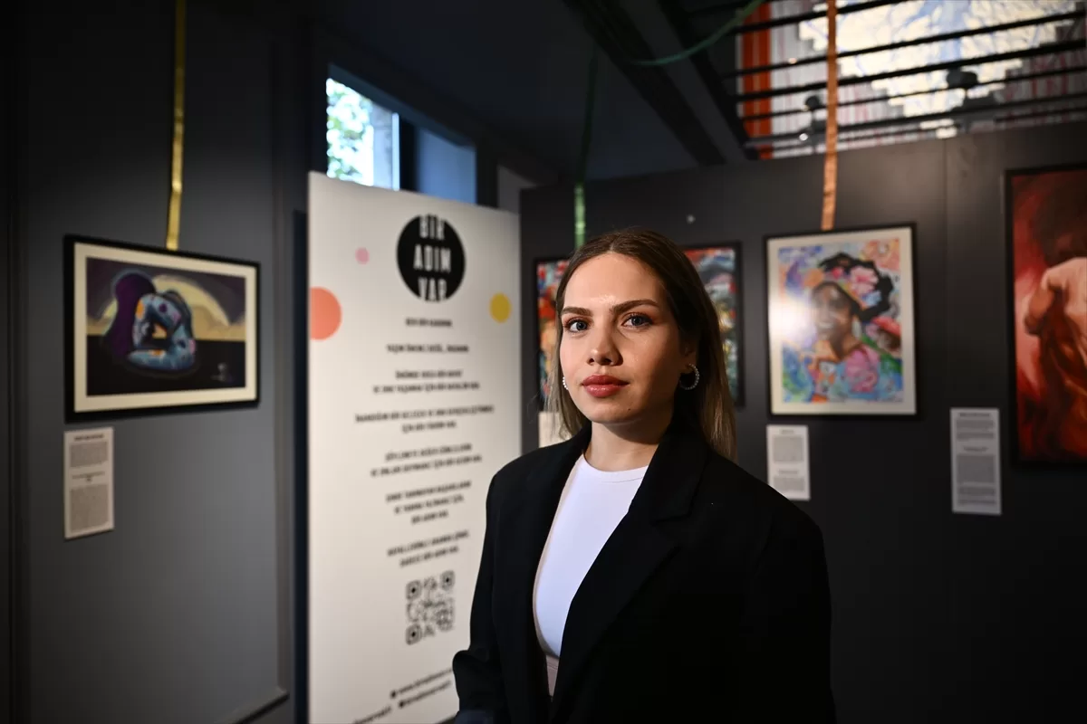 Bir Adım Var Vakfı'nın genç kadın sanatçıları BASE 2023'te eserlerini sergiledi