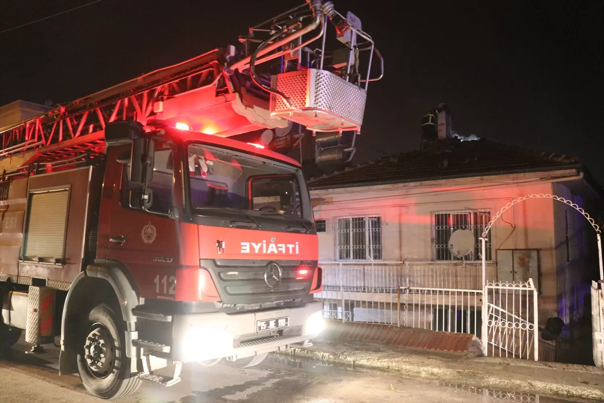Burdur'da evde doğal gaz patlaması sonucu karı-koca yaralandı