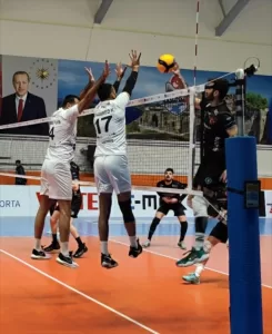 - TÜRŞAD: 1 - Bursa Büyükşehir Belediyespor: 3