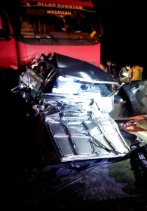 - Kazada otomobildeki bir kişi de yaralandı