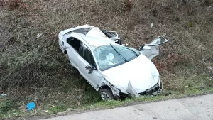 BURSA (AA) – Bursa'nın Kestel ilçesinde otomobilin tırla çarpışarak takla