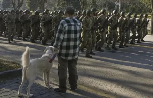 - Subay ve astsubayların yanı sıra Kara Harp Okulu öğrencilerinin
