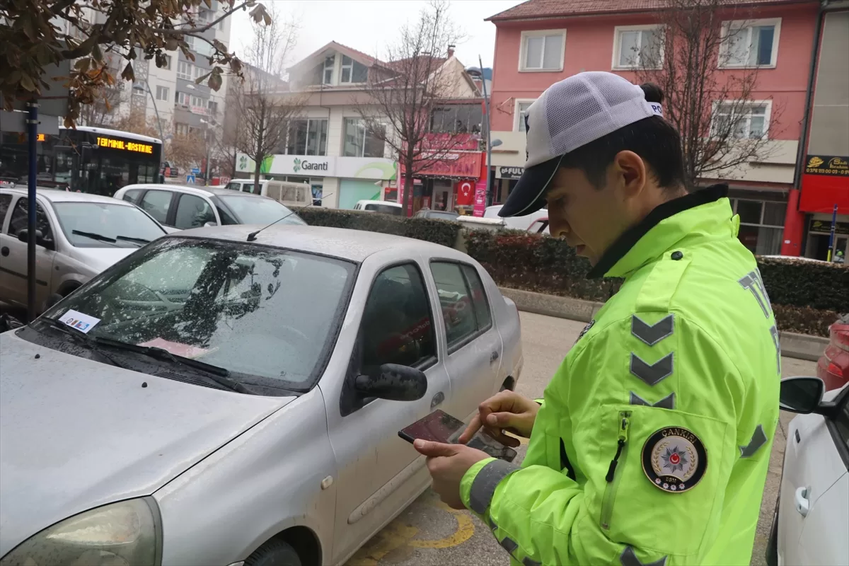Çankırı'da engelli park yerlerine park eden sürücüler valinin yazdığı mektupla uyarıldı