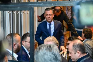 İZMİR (AA) – CHP Genel Başkanı Özgür Özel, yerel seçimler