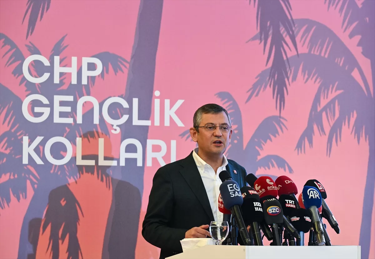 CHP Genel Başkanı Özel, partisinin Gençlik Kolları İl Başkanları Toplantısı'nda konuştu: