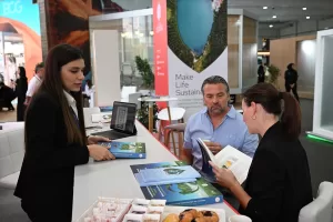 - COP 28 kapsamında açılan stantta, Türkiye'nin çevre, atık yönetimi,