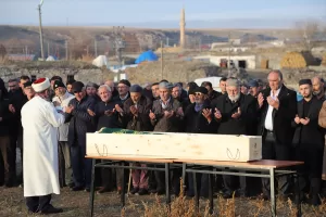 KARS (AA) – Denizli'nin Acıpayam ilçesinde krom madeninde meydana gelen