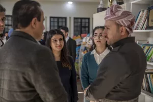 - Maarif Okulu, Türkçeyi kendi kendine öğrendikten sonra akranları için