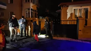 ERZİNCAN (AA) – Erzincan'da evinin banyosunda düşerek mahsur kalan, 3