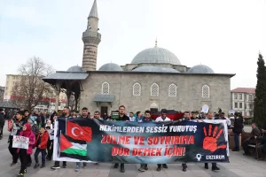 ERZURUM (AA) – Erzurum'da sağlık çalışanları, Gazze için sessiz yürüyüş