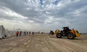 - Han Yunus'ta kurulumuna başlanan çadır kent, başlangıçta 300 çadır