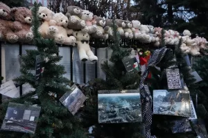 MOSKOVA (AA) – Filistin'in Moskova Büyükelçiliği önüne, Filistin'le dayanışma ve