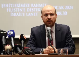 İSTANBUL (AA) – Milli İrade Platformu üyeleri, 1 Ocak'ta Galata