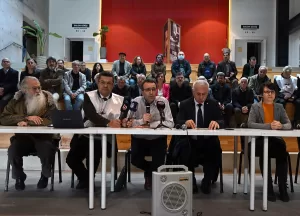 İZMİR (AA) – Geri dönüşüm için gemi söküm işlemleri yapılmak