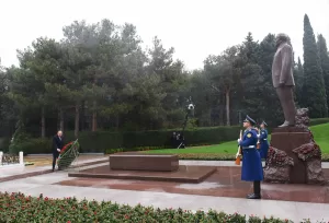BAKÜ (AA) – Azerbaycan'ın ulusal lideri Haydar Aliyev'in vefatının 20.