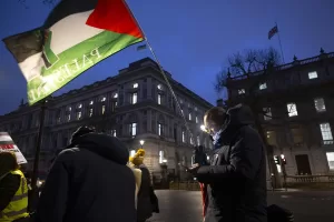 - Gazze'de hayatını kaybeden çocuklara dikkati çekmek amacıyla bir ağacın