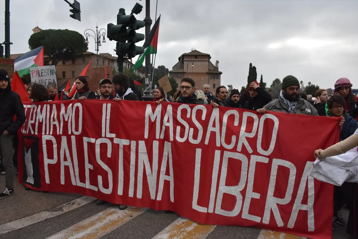 İtalya'da “Gazze'de soykırımı durdurun” gösterisi yapıldı
