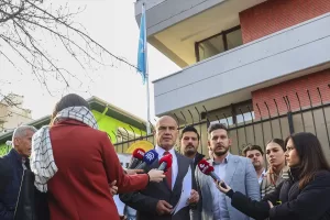 - "(Motokurye Yunus Emre Göçer'in ölümü) Somali Büyükelçiliğine açıkça bir