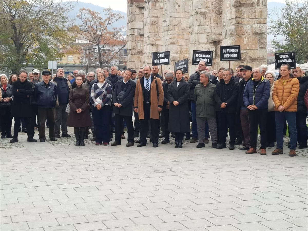 İzmir'de hakem Halil Umut Meler'e yönelik saldırıya tepki