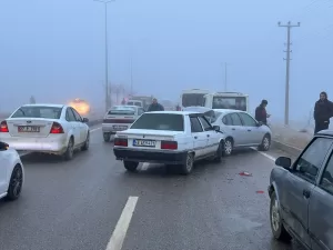 KAHRAMANMARAŞ (AA) – Kahramanmaraş'ın Göksun ilçesinde 22 aracın karıştığı iki