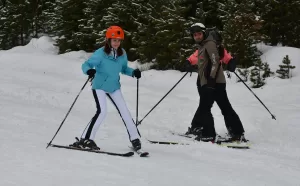 KARS (AA) – Kar kalınlığı 60 santimetreyi bulduğu Kars'taki Sarıkamış