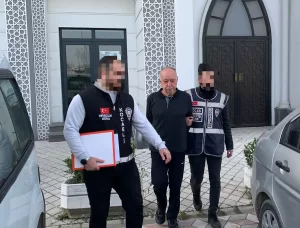 KOCAELİ (AA) – Kocaeli'de iş yerlerinden cep telefonu çaldığı iddiasıyla