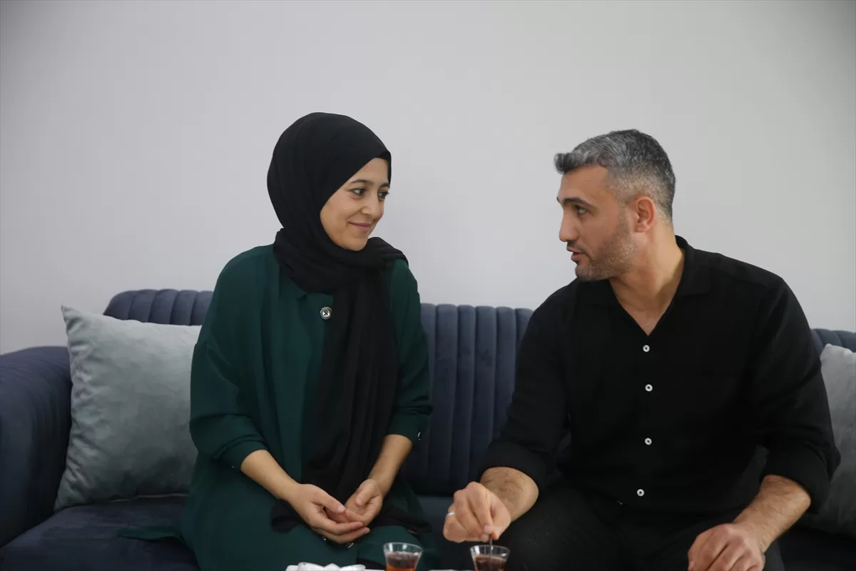 Mardinli çift düğün için ayırdıkları parayı Gazze'ye destek için bağışladı