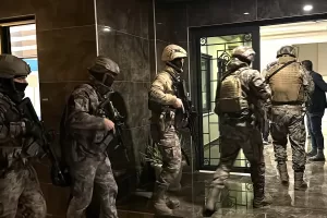 MERSİN (AA) – Mersin'de yasa dışı bahis oynatılan internet sitelerini