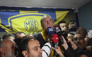 ANKARA (AA) – MKE Ankaragücü taraftarları, cezaevinden tahliye edilen eski