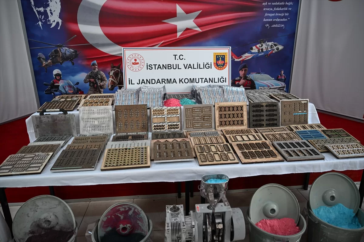 “Narkogüç-40 Operasyonu”nda İstanbul'da yakalanan 5 zanlı adliyeye gönderildi