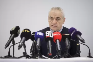 İSTANBUL (AA) – Beşiktaş'ın yollarını ayırdığı teknik direktör Rıza Çalımbay,