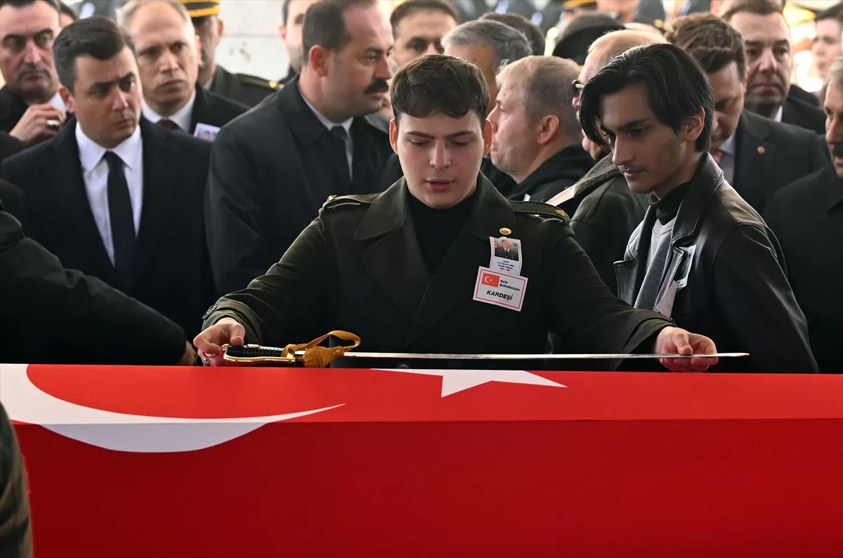 Şehit Piyade Teğmen Eril Alperen Emir son yolculuğuna uğurlandı