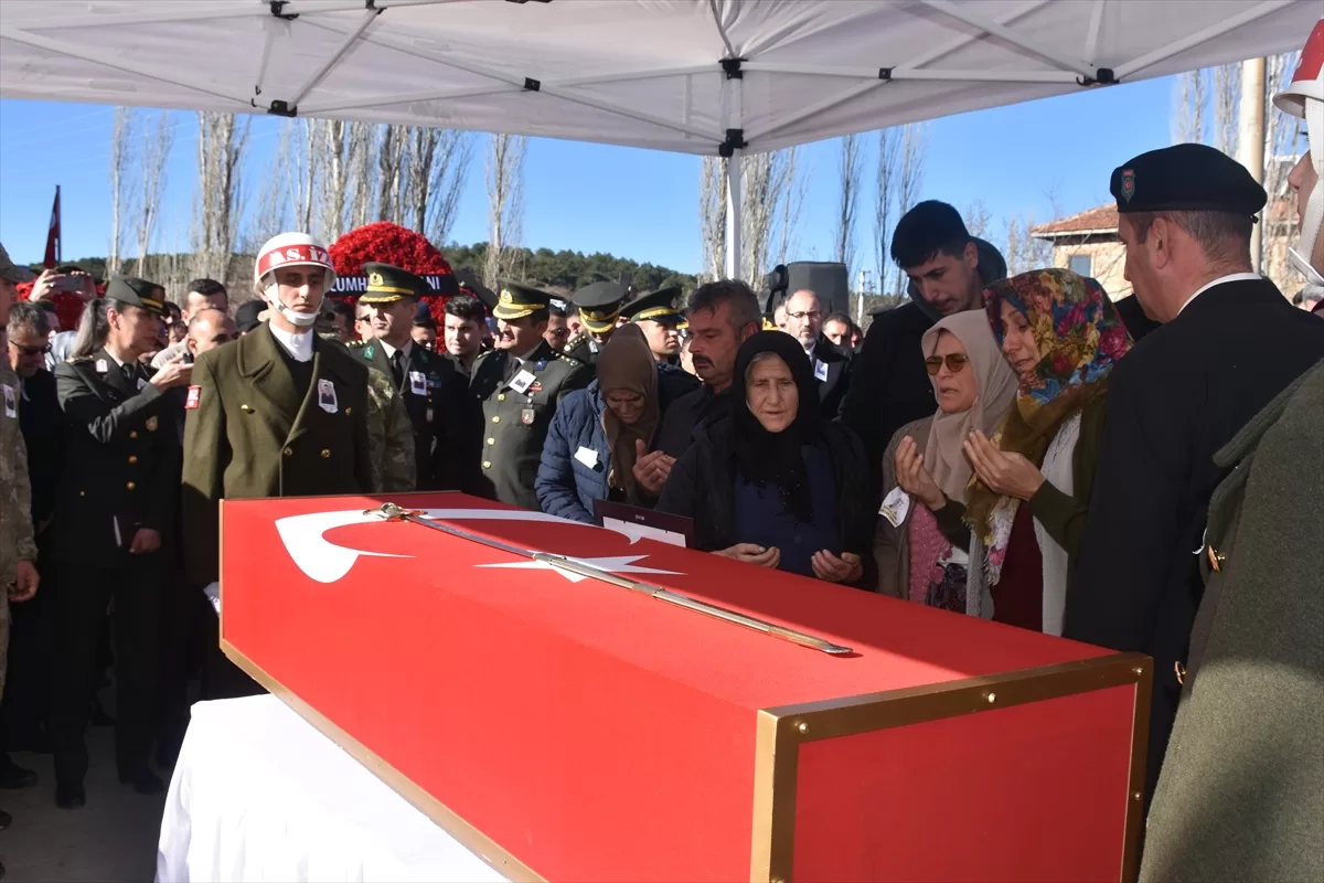 Şehit Piyade Teğmen Günay, Afyonkarahisar'da son yolculuğuna uğurlandı