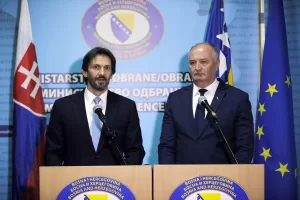 SARAYBOSNA (AA) – Slovakya Savunma Bakanı Robert Kalinak, ülkesinin Bosna