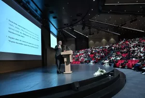 İSTANBUL (AA) – Ticaret Bakanı Ömer Bolat, Türkiye'nin genç bir