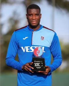 İSTANBUL (AA) – Trabzonspor taraftarları, takımın Nijeryalı futbolcusu Paul Onuachu'yu