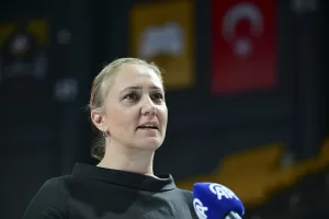 - "Şu anda Türkiye'de, Avrupa'da ve dünyada voleybolda ilk takımlar