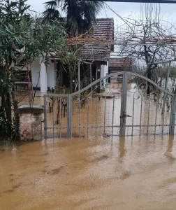 YALOVA (AA) – Yalova'nın Çınarcık ilçesinde derenin taşması sonucu bazı